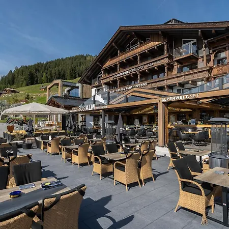My Alpenwelt Hotel 4*